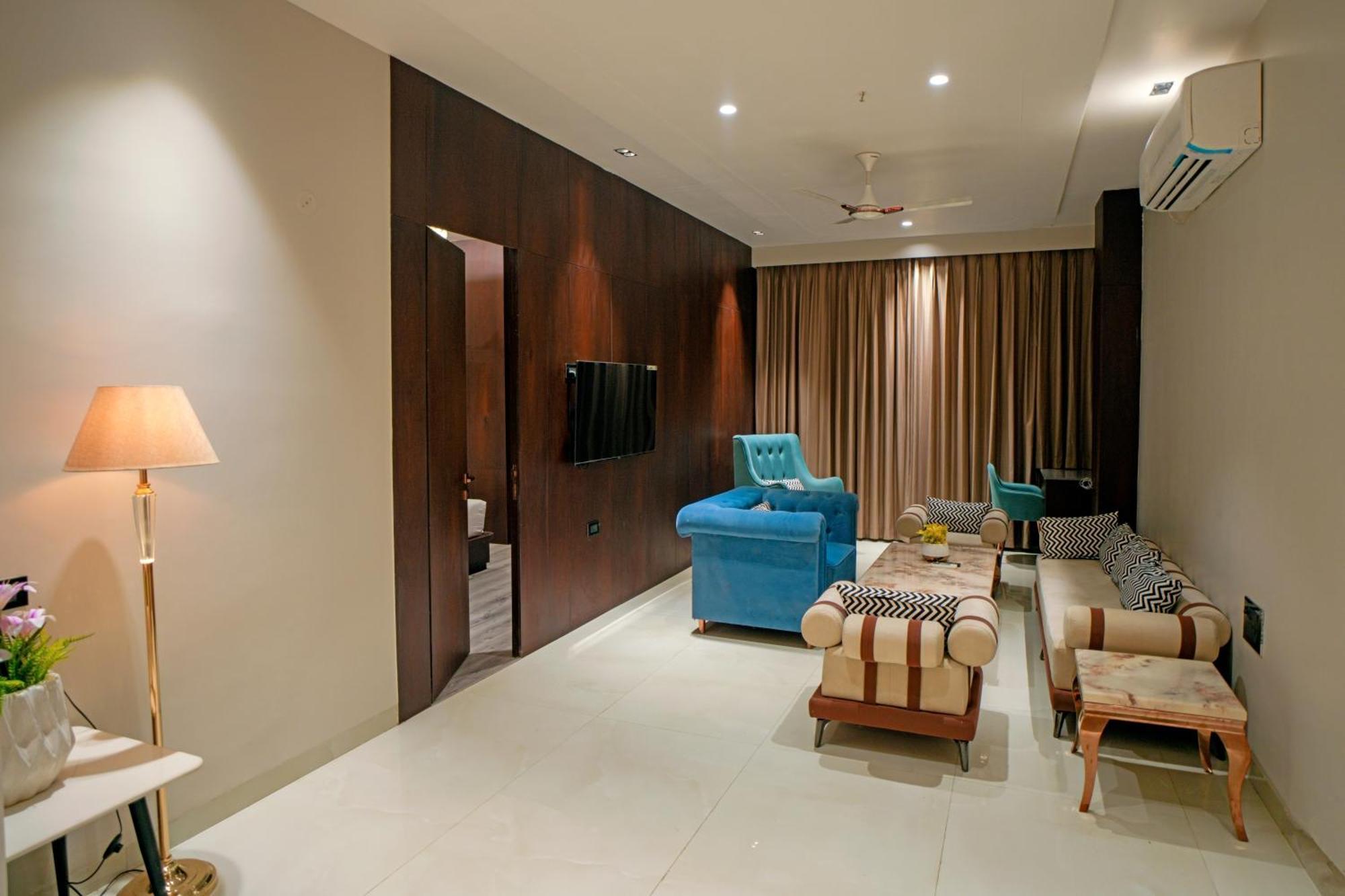 Hotel Midas Inn Mathura Exterior foto